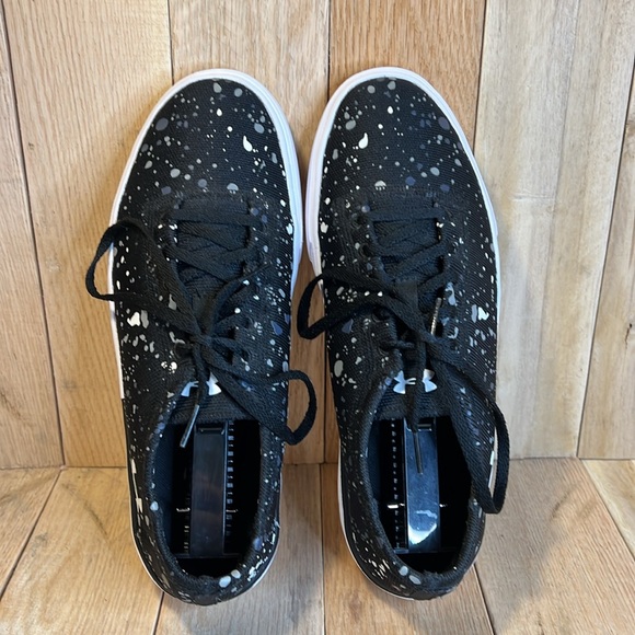 Youth Under Armour Black with White and Grey Splatter Shoes - Picture 5 of 7